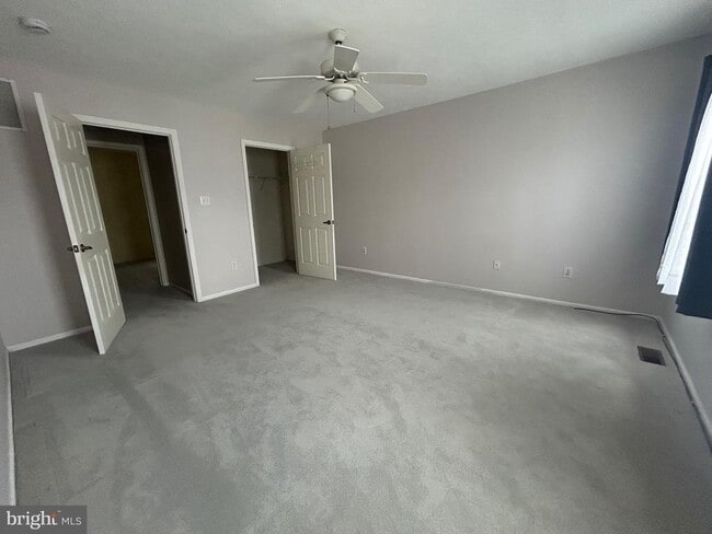 Building Photo - 21 Fieldcrest Dr
