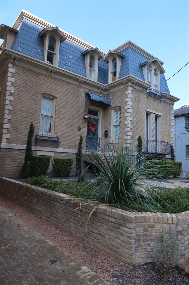 Building Photo - 1800 Lavaca St