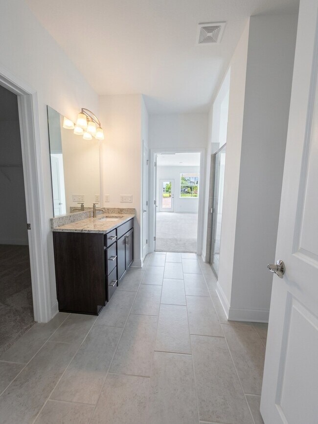 Building Photo - 384 Yardley Ln