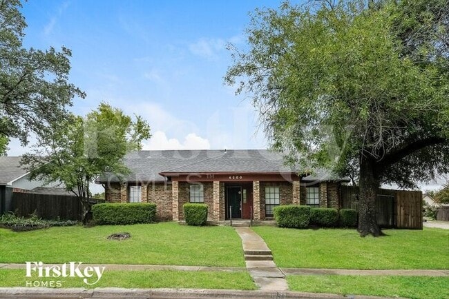Primary Photo - 4200 Wayfaring St