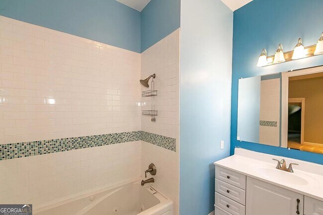 Building Photo - 1282 Monroe Dr NE