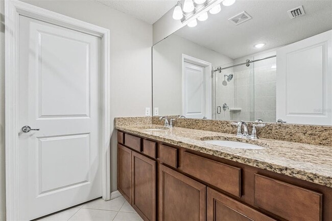 Building Photo - 7260 Duxbury Ln
