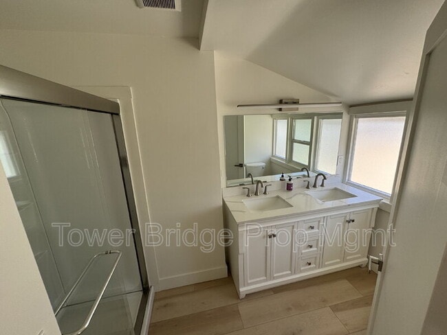 Building Photo - 3897 7th Ave