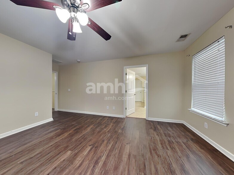 Building Photo - 30 Winslow Cir