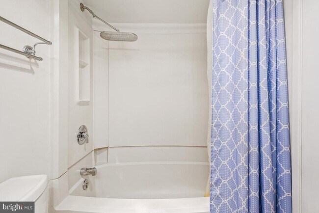 Building Photo - 5904 Mt Eagle Dr