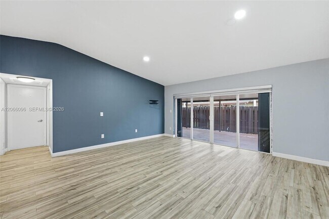Building Photo - 11601 SW 123rd Ave
