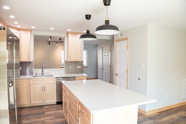 Building Photo - 289 Governors Park Rd