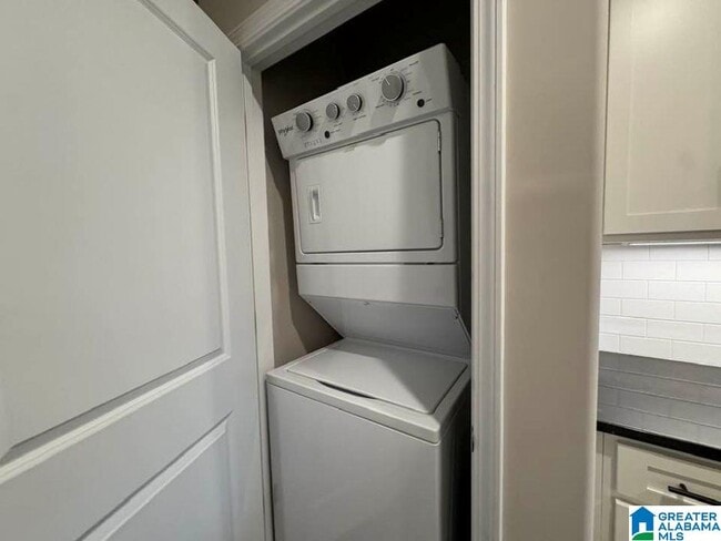 Building Photo - 4401 Lennox Pl