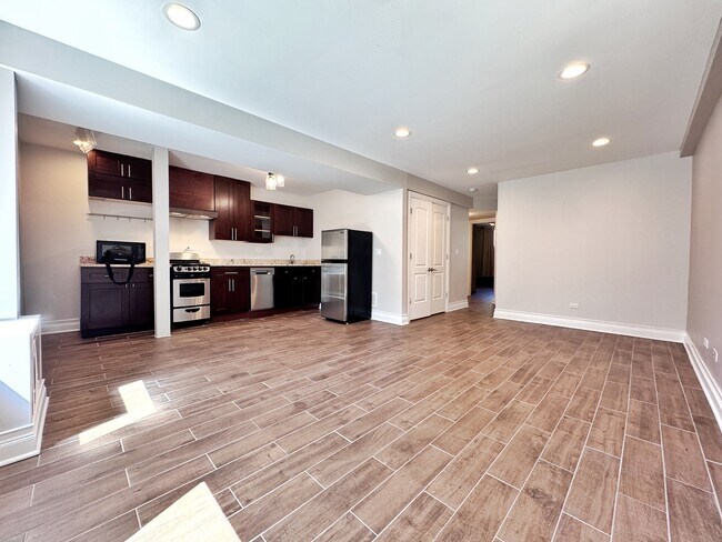 Building Photo - 517 S Campbell Ave
