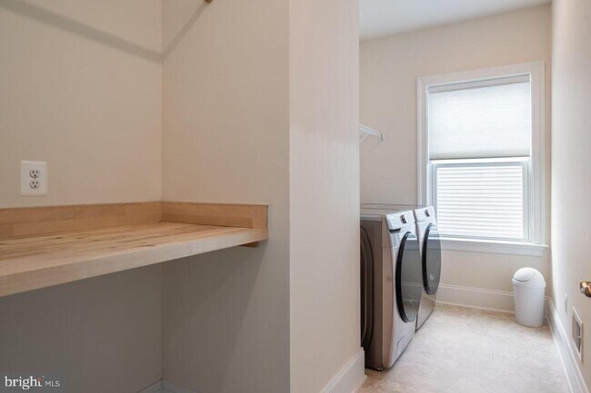 Building Photo - 40946 Munson Woods Pl