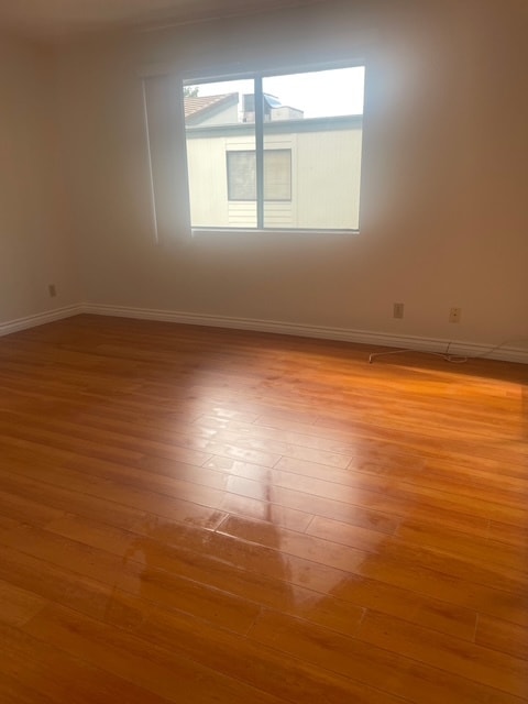 Primary bedroom - 10512 Sunland Blvd