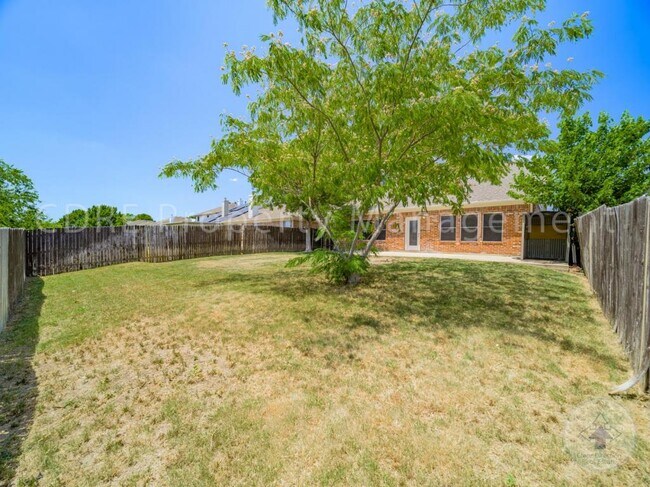 Building Photo - 4016 Summerhill Ln