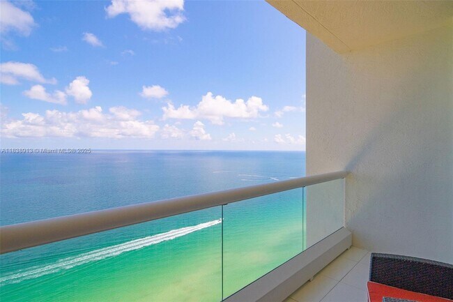 Building Photo - 17875 Collins Ave