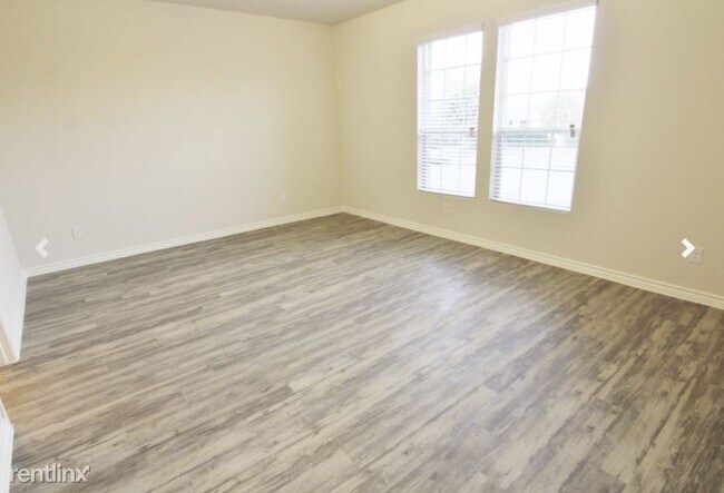Building Photo - 4 br, 2.5 bath House - 2929 Mayfair Ln