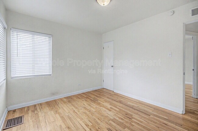 Building Photo - 2705 W Park Pl