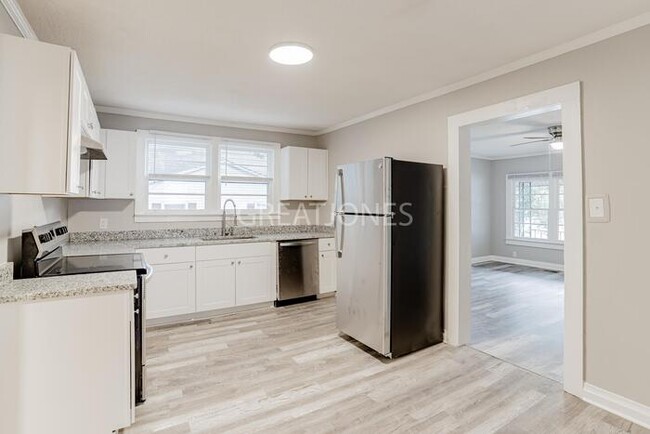 Building Photo - Charming 2 bedroom home in Anderson!