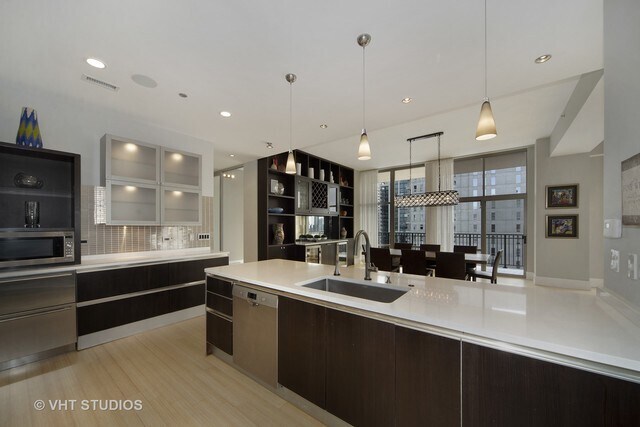 Building Photo - 1035 N Dearborn St