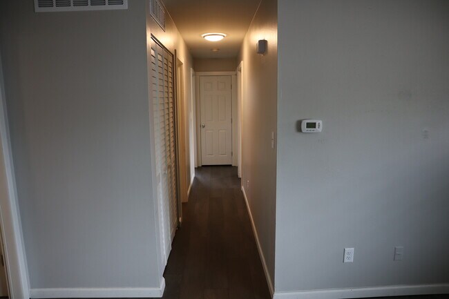 Building Photo - 524 N Impala Dr
