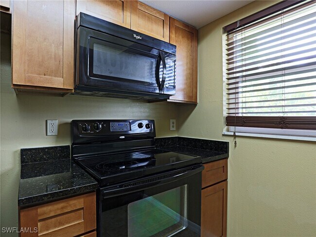 Building Photo - 3958 La Palma St