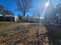 Building Photo - 418 Palm Dr S