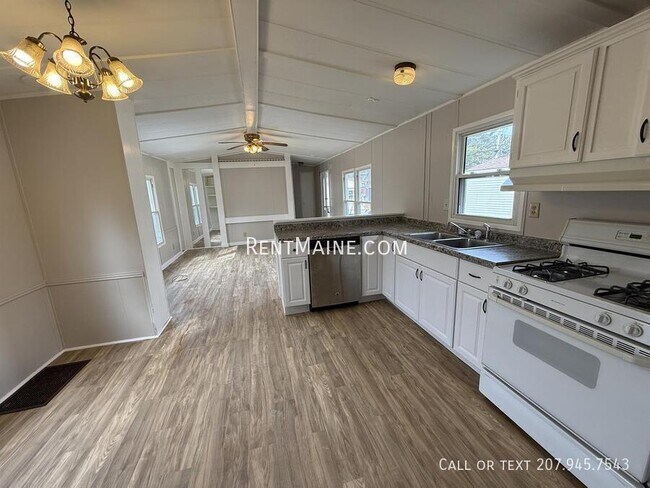 Building Photo - 799 Stillwater Ave