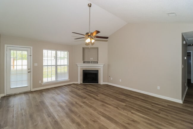 Building Photo - 9920 Averbury Cove