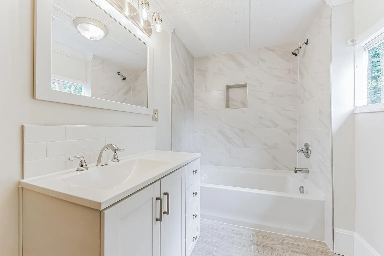 Building Photo - 338 State St