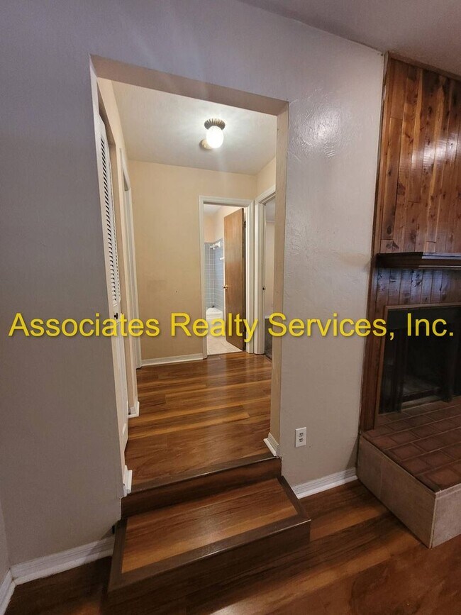 Building Photo - Cute Home In Deer Run, 3br /2ba!!!!!!