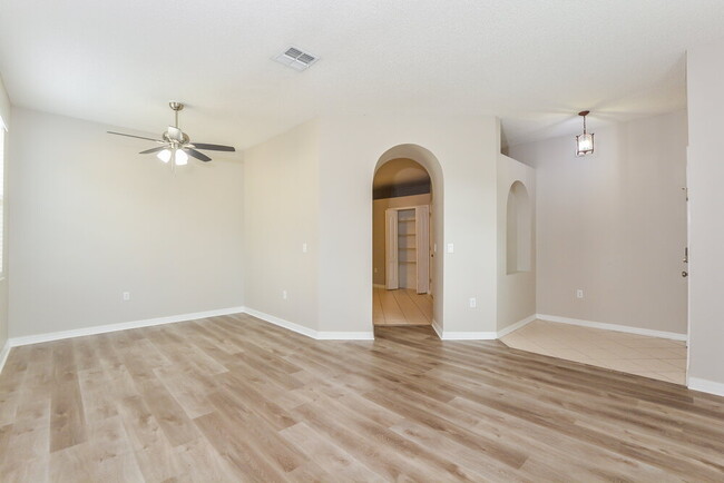 Building Photo - 10109 Granite Bay Dr