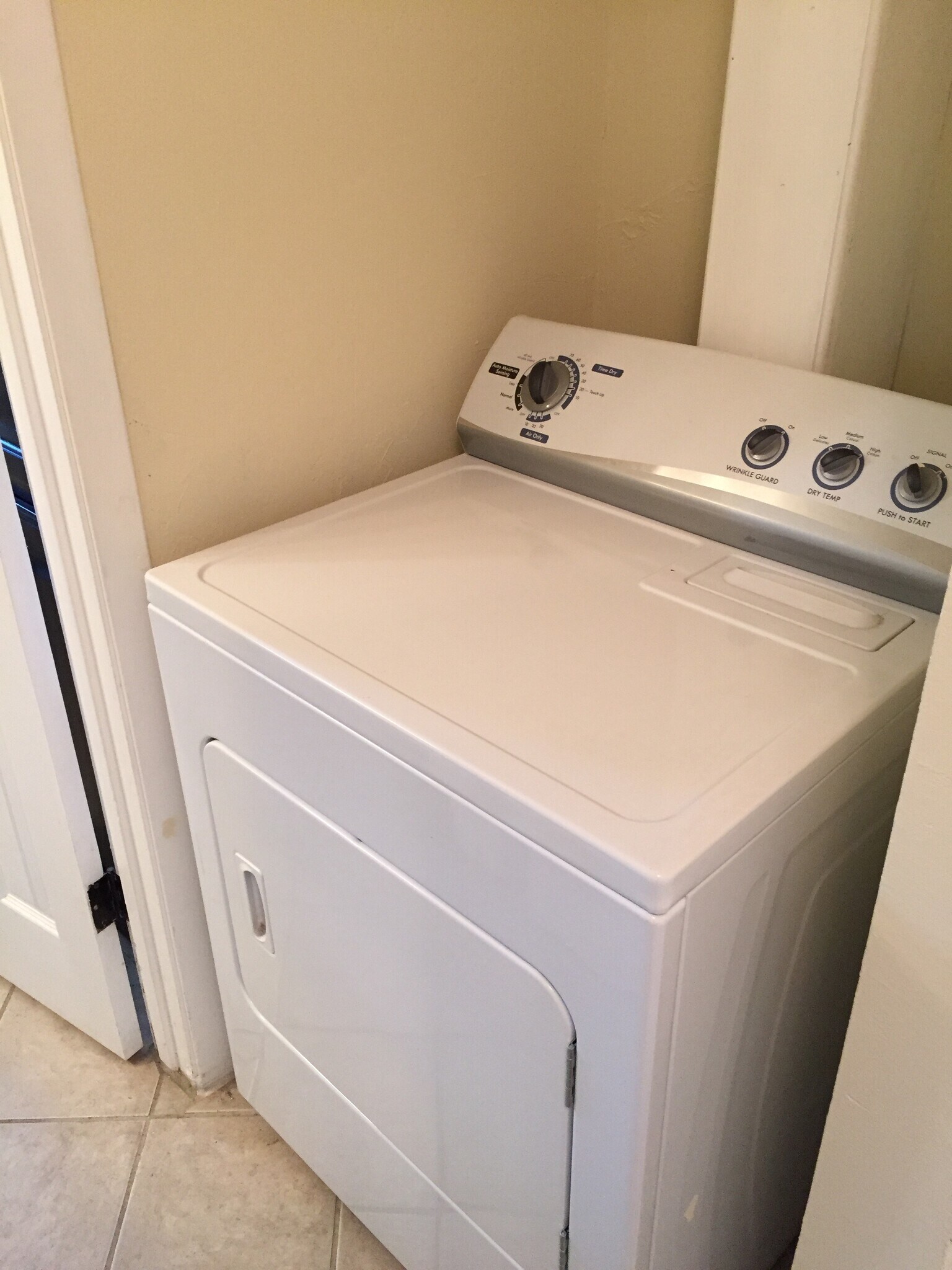 Building Photo - 1405 Green Forest Dr