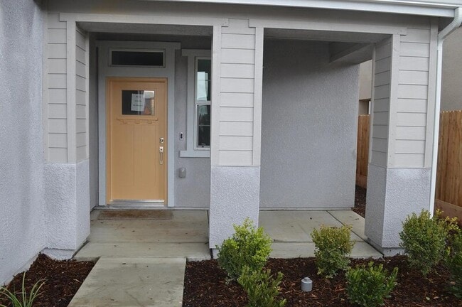 Building Photo - 2454 Fidalgo Wy