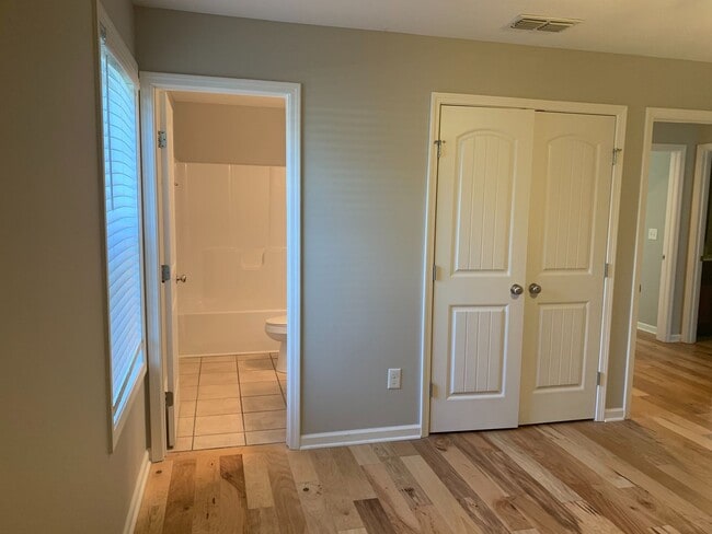 Building Photo - Adorable Tullahoma Home!