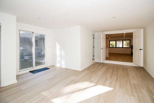 Building Photo - 6491 Clearair Dr