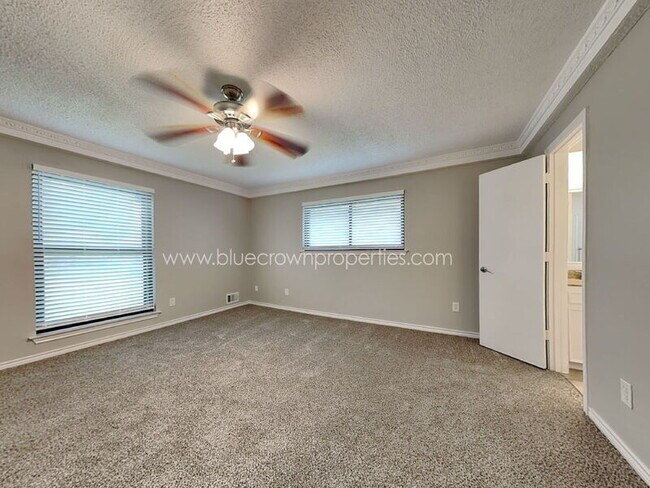 Building Photo - 4915 Chilton Dr