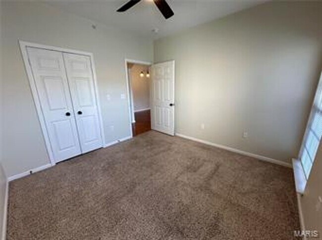 Building Photo - Beautiful Condo in Mehlville