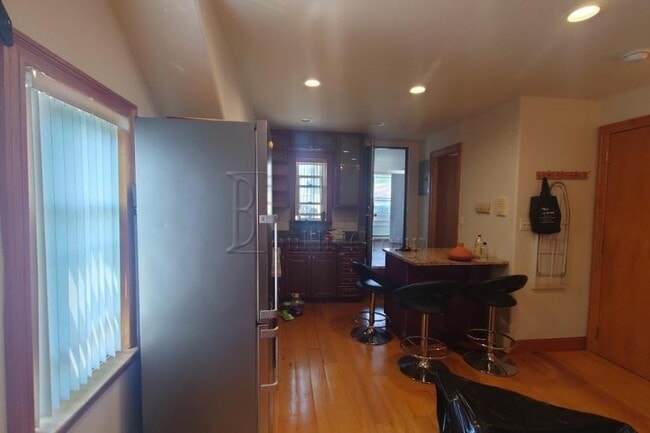 Building Photo - 1 bedroom in ASTORIA NY 11102