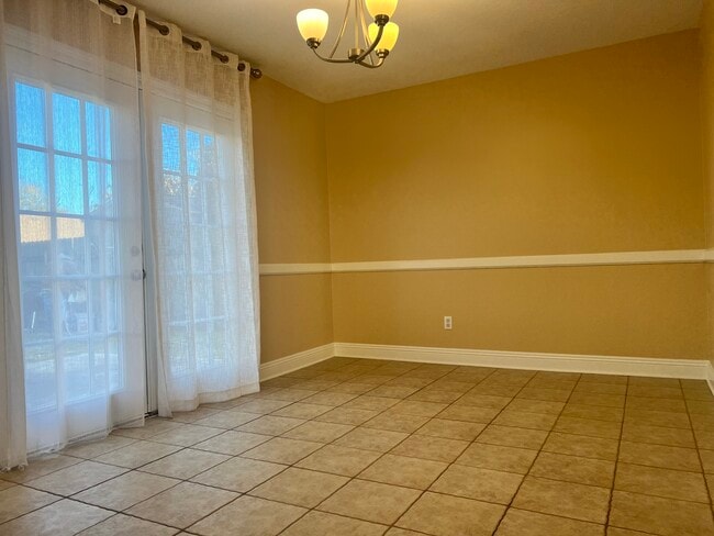 Building Photo - 225 Brett Dr