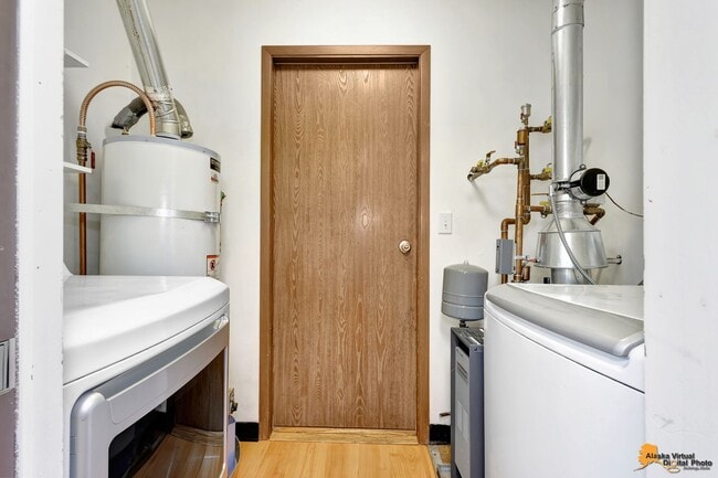 Building Photo - Cozy Abbott Loop Single Family Home w/ Gar...