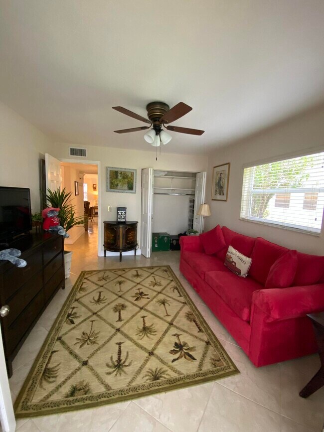 Building Photo - 148 Normandy Ln