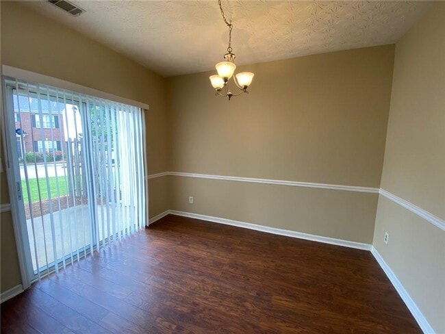 Building Photo - 646 Kenridge Dr