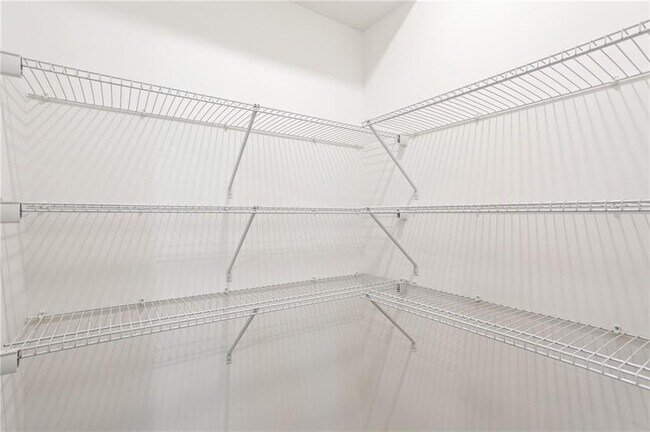 Building Photo - 6072 Knickerbocker St