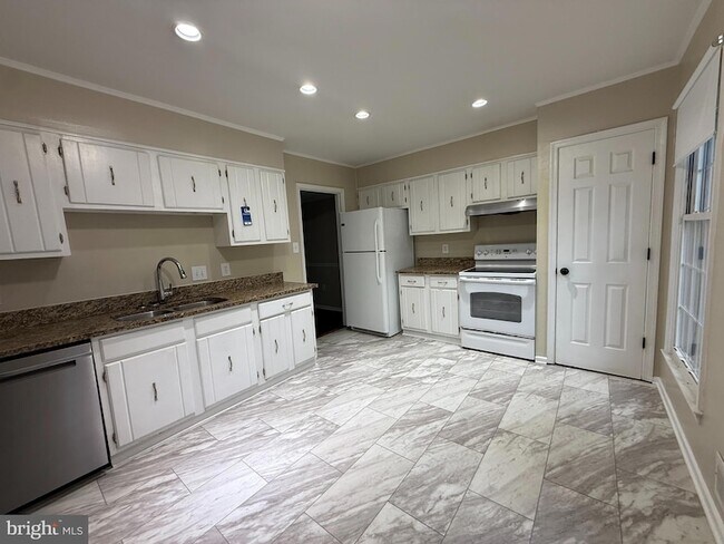 Building Photo - 12707 Harborview Ct