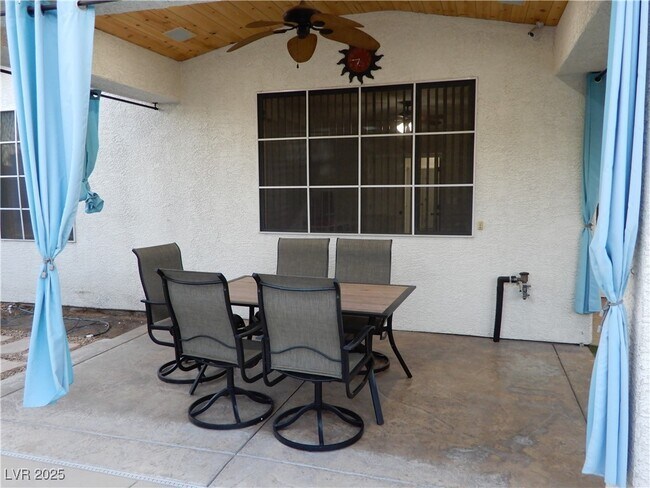 Building Photo - 2601 Bahama Point Ave