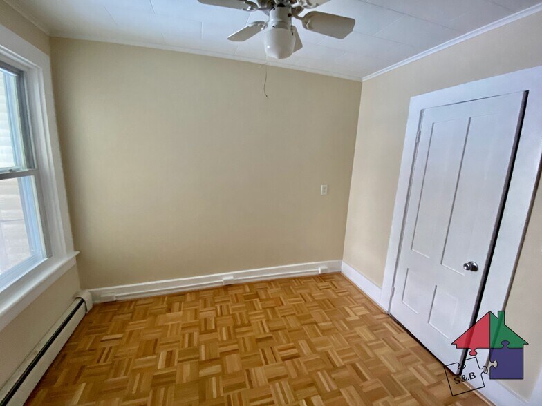 Building Photo - 22 Lincoln Ave