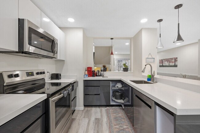 Building Photo - 2265 Chestnut Burr Ct