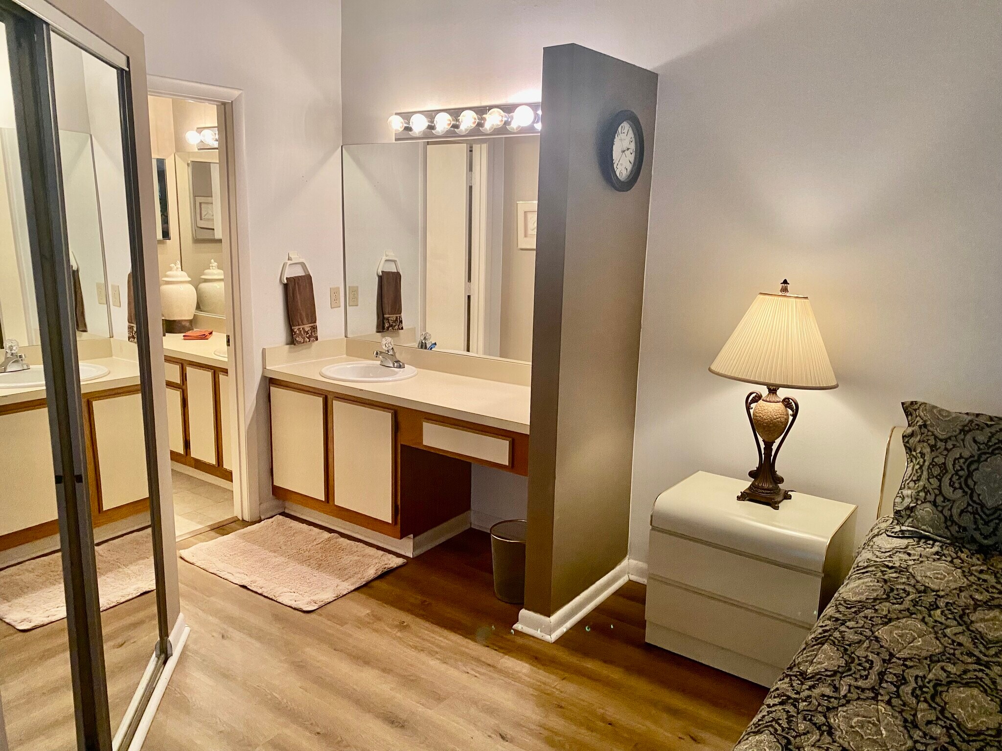 master bath - 1515 NE Beacon Dr