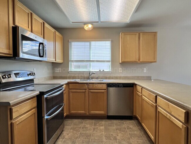 Building Photo - 5671 Vermillion Bluffs Dr