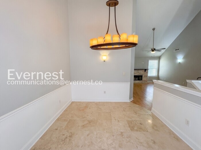 Building Photo - 228 Nina Cir