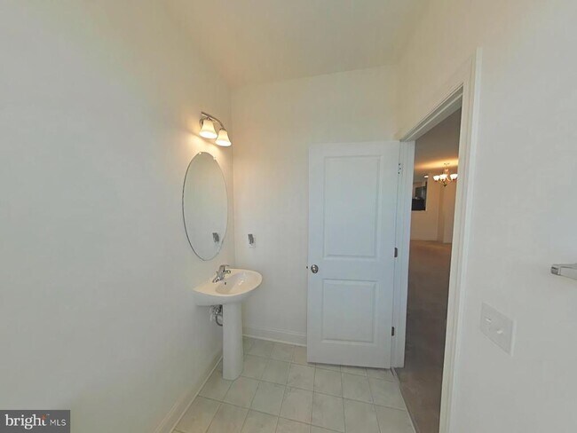 Building Photo - 1445 Carrick Ct