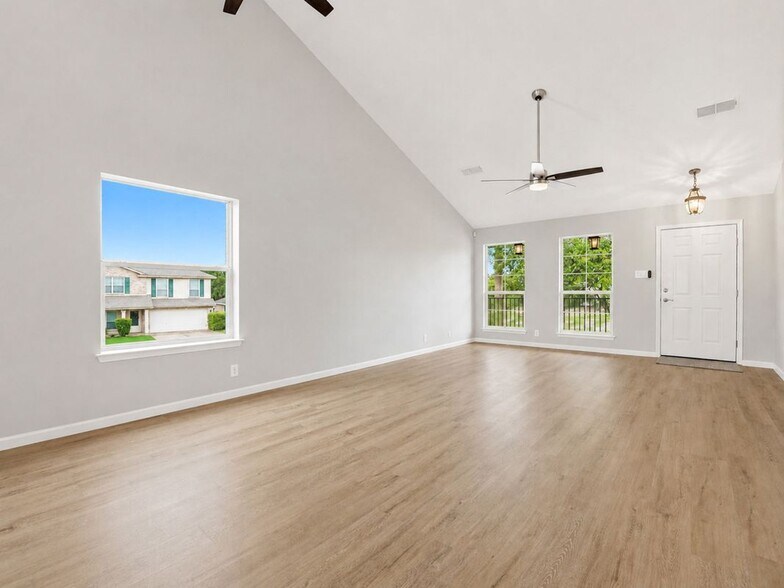 Building Photo - 9127 Spiral Woods